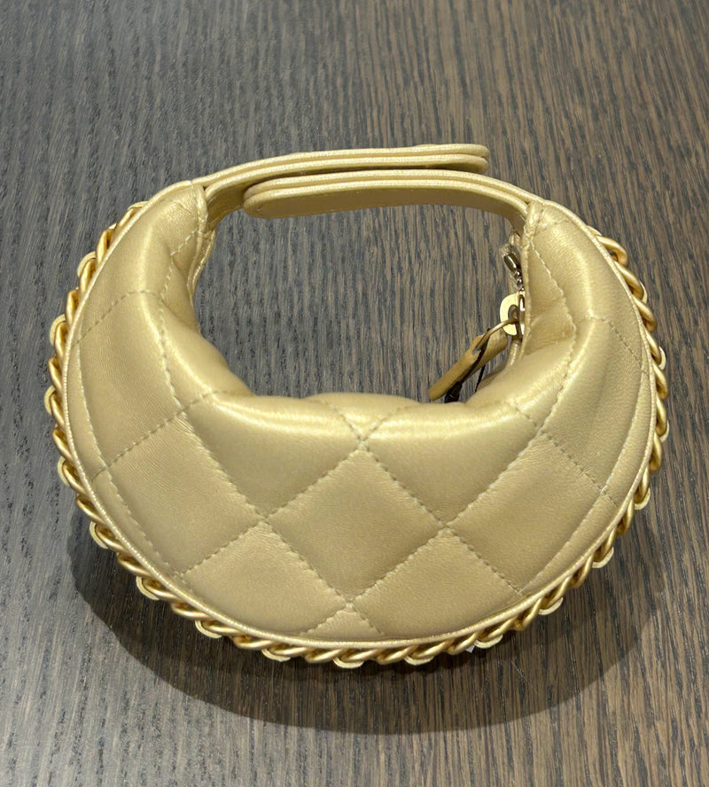 CHANEL ポーチバッグ チェーンクラッチバッグ ラムスキン ゴールド