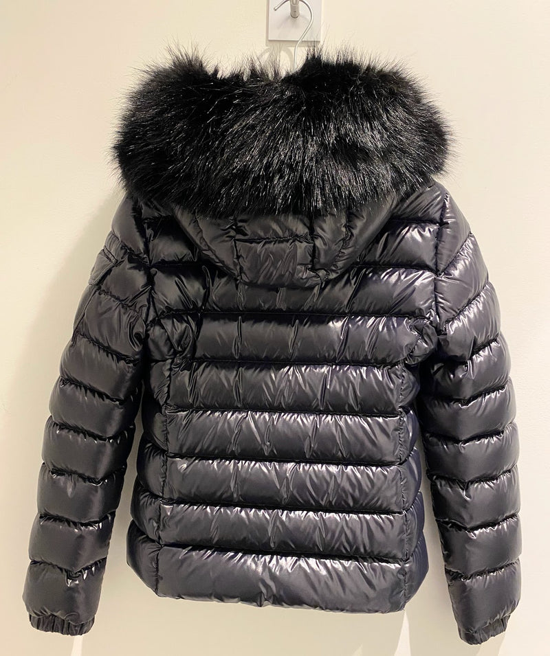 MONCLER ダウンジャケット ファーフード付き