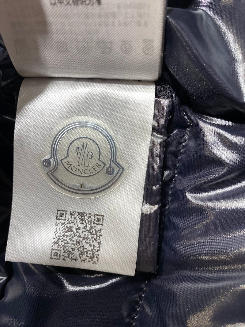 MONCLER ダウンジャケット ファーフード付き