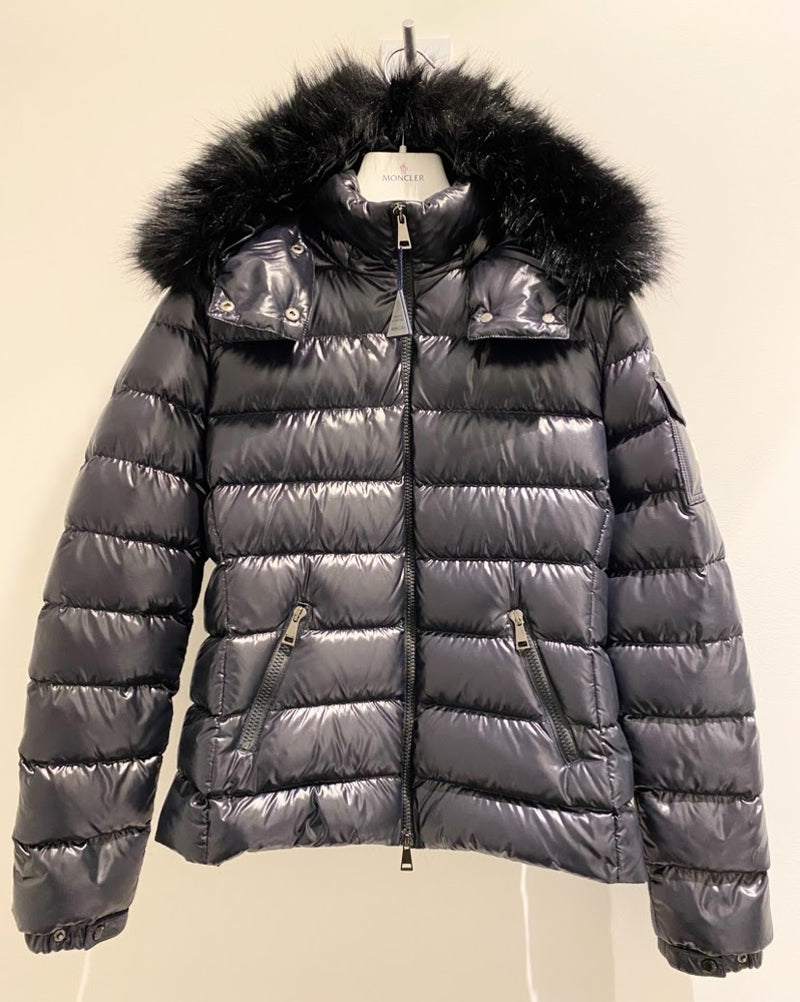 MONCLER ダウンジャケット ファーフード付き