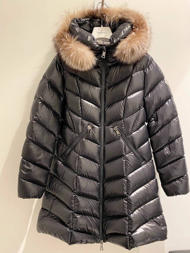 MONCLER ローグダウンジャケット ファーフード付き