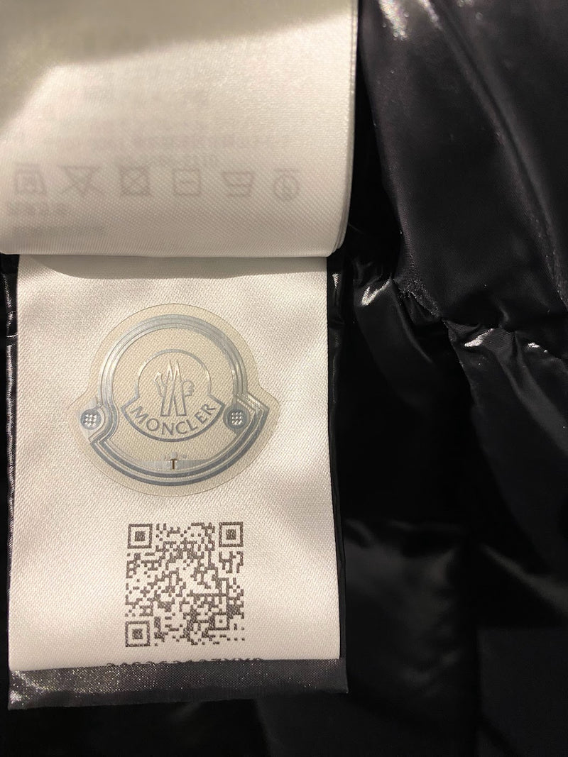 MONCLER ローグダウンジャケット ファーフード付き