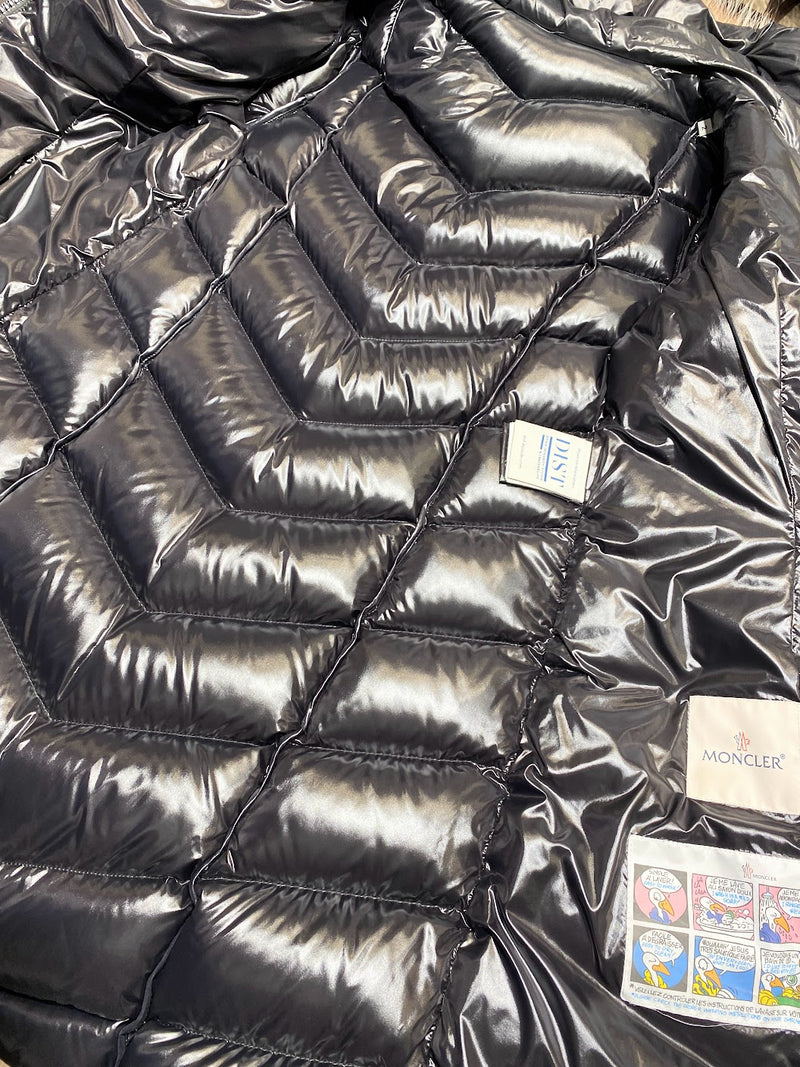 MONCLER ローグダウンジャケット ファーフード付き