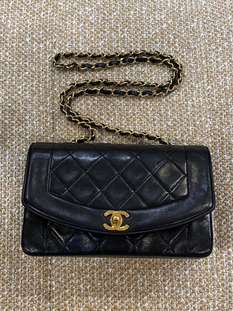 CHANEL ダイアナ マトラッセ ショルダーバッグ