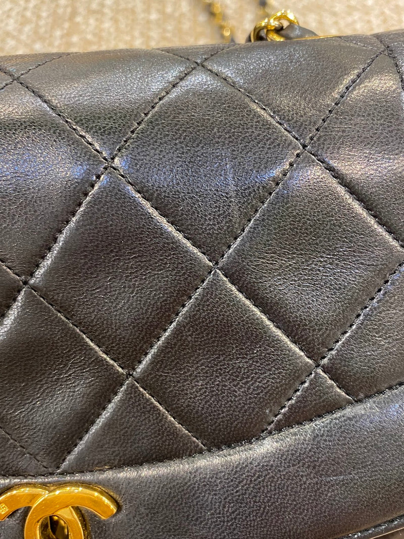 CHANEL ダイアナ マトラッセ ショルダーバッグ