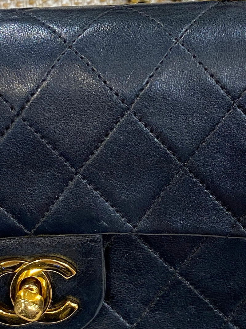 CHANEL ミニマトラッセ チェーンショルダーバッグ