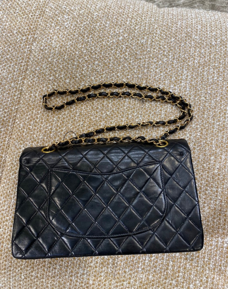 CHANEL マトラッセ25 チェーンショルダーバッグ – co&co