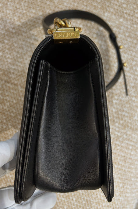 CHANEL チェーンショルダーバッグ ボーイ