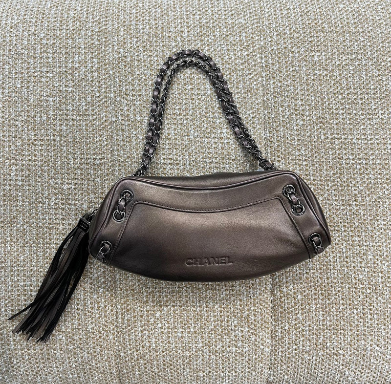 CHANEL フリンジ付き チェーンバッグ