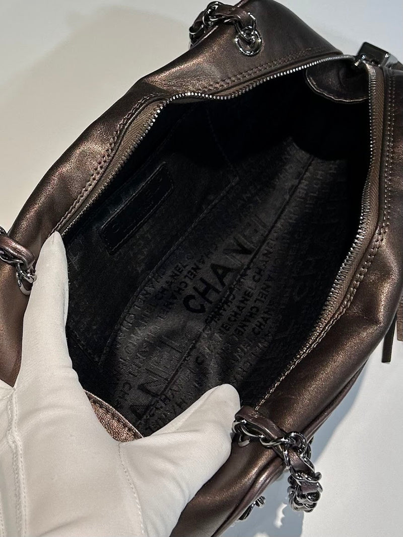 CHANEL フリンジ付き チェーンバッグ