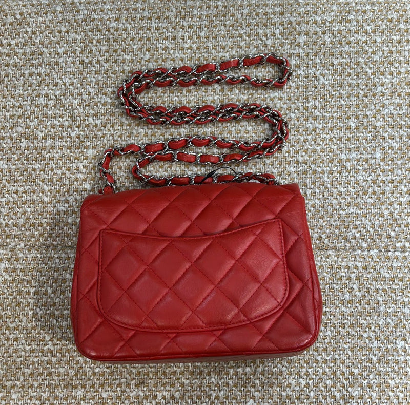 CHANEL ミニマトラッセ　チェーンバッグ
