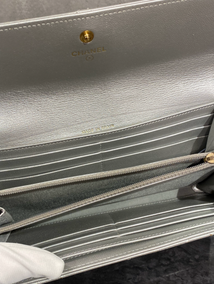 CHANEL シャネル19 マトラッセ長財布 ラムスキン ココマーク – co&co