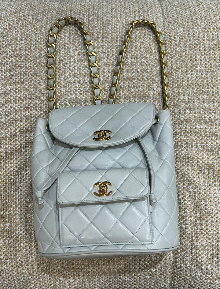 CHANEL バックパック ホワイト・グレーリュック ホワイト（白）系 CHANEL(シャネル) バックパック・リュック
