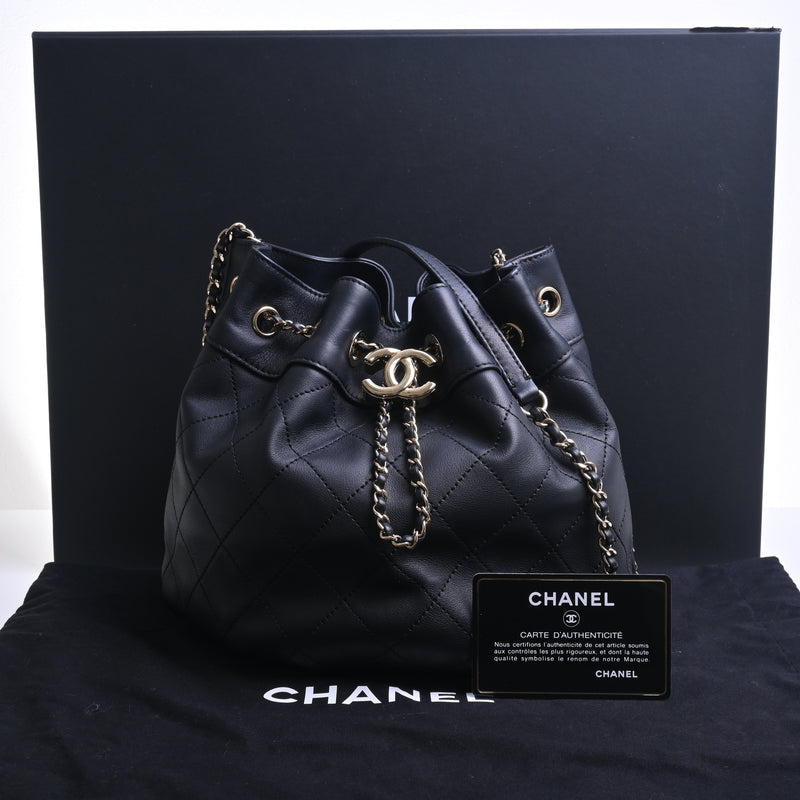 CHANEL AS1439 drawstring chain shoulder bag lambskin black gold matelasse 29336459 B crack/crack (accessories: box bag card sticker)
