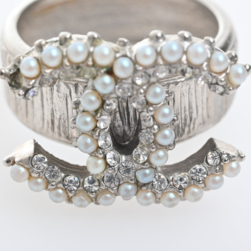 CHANEL coco mark fake pearl ring