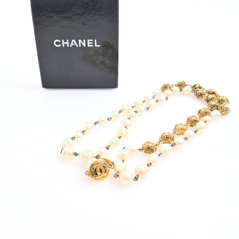 Chanel necklace fake pearl
