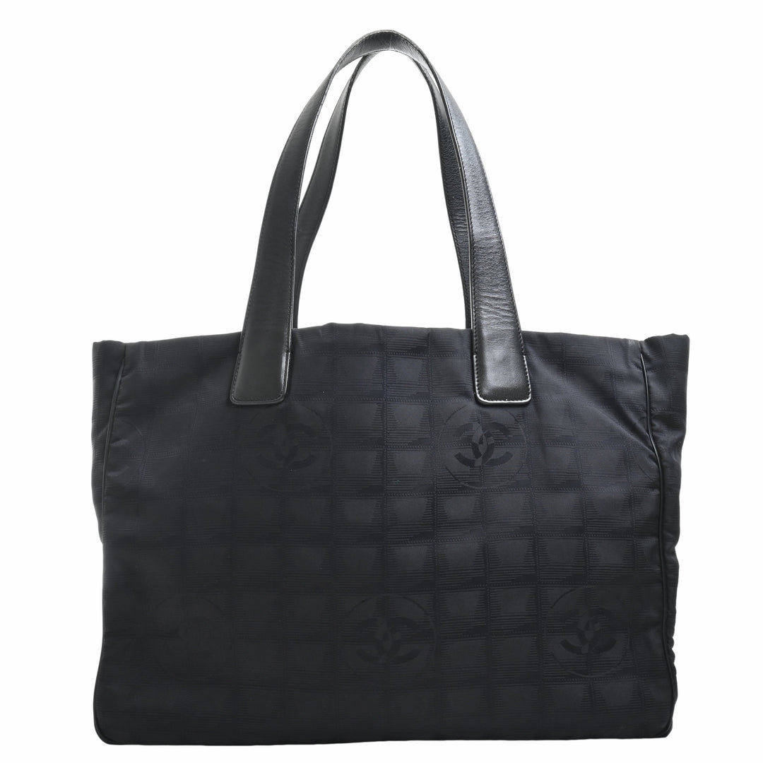 CHANEL - CHANEL ポーチ ニュートラベルライン キャンバス