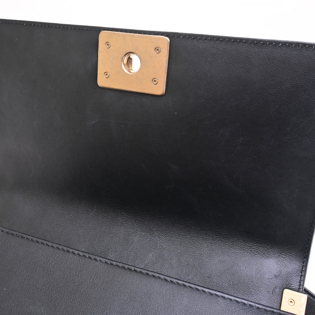 シャネル マトラッセ Vステッチ シェブロン ボーイ チェーンショルダー