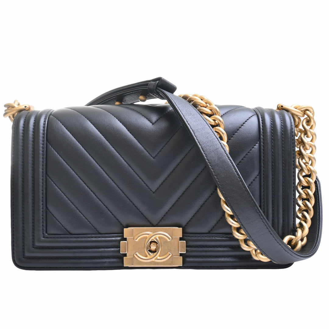 美品⭐︎ CHANEL シャネル　Vステッチ マトラッセ　チェーンショルダー CHANEL（シャネル） （未使用 展示品）シャネル シェブロン Vステッチ