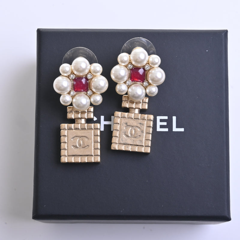 Chanel Icon 821P Earrings (for both ears) GP x Rhinestone x Fake Pearl Scratches, Scratches, Dullness, Dirt Cocomark Perfume