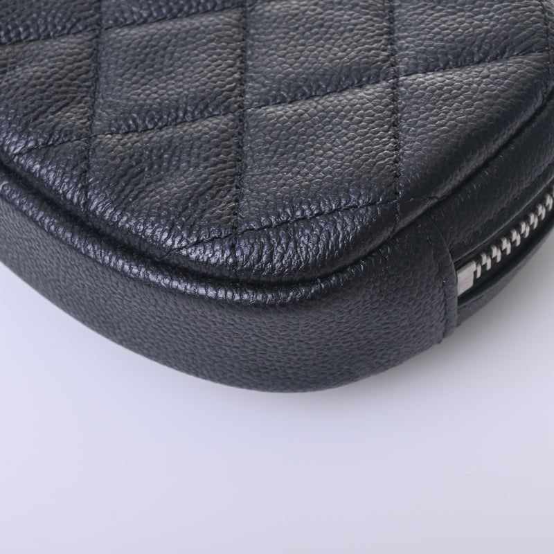 CHANEL [Chanel] Pouch leather caviar round ■